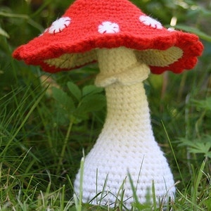 Mushroom crochet pattern Toadstool x1, PDF in English, Deutsch, Dutch image 3