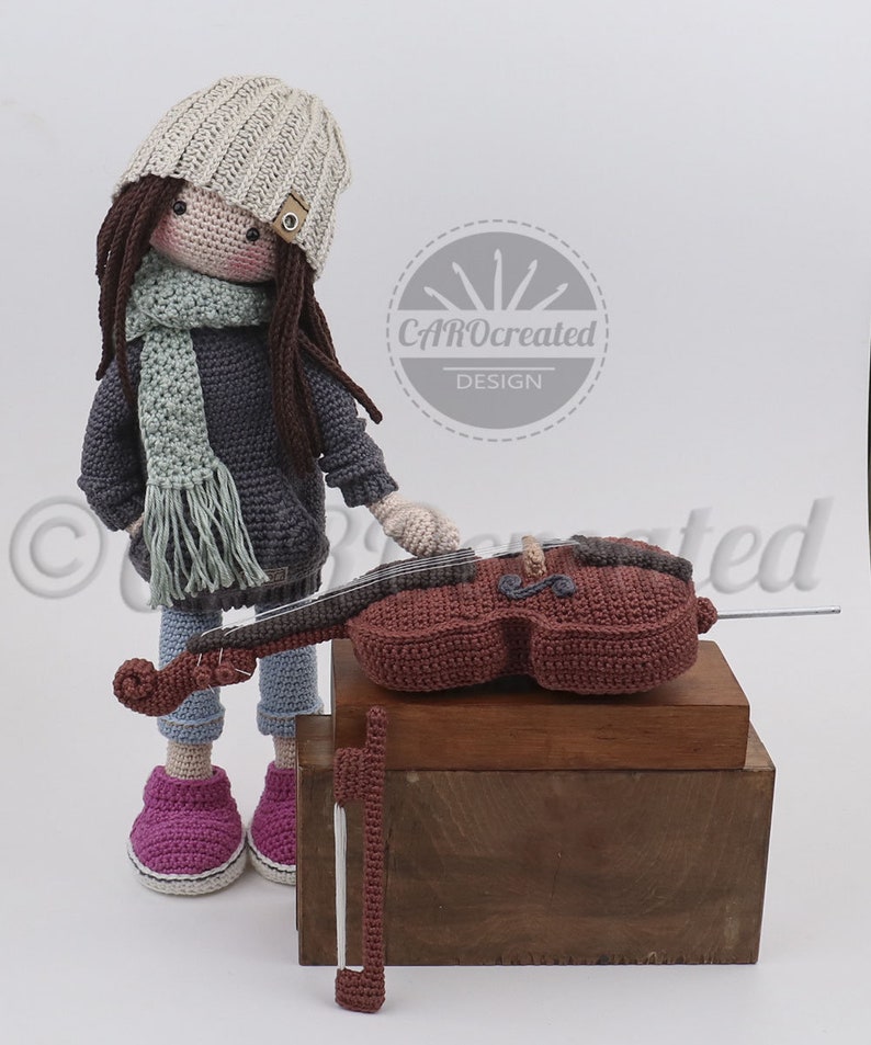 Haakpatroon CAROgemaakt voor de Amigurumi pop NARJA en haar cello Digitaal haakpatroon afbeelding 3