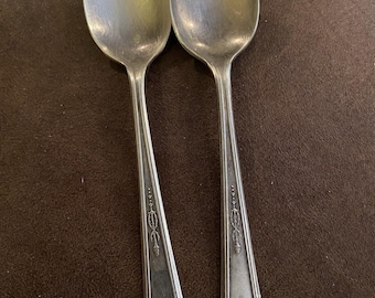 Vintage Oneida Community Tudor Plate 2 Spoons Silver Patina