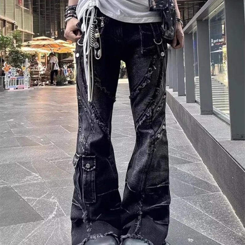 Women's Baggy Cargo Pants | Patchwork Denim Trouser Jeans | Streetwear Vintage Y2k Outfits

Model wearing baggy patchwork cargo denim pants with wide legs and grunge streetwear styling.