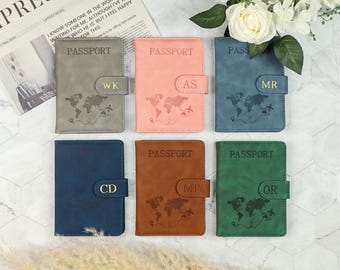 Personligt passfodral i veganskt läder, anpassat passfodral, passfodral med graverat monogram, bröllopspresent, resepresenter, smekmånadspresent.