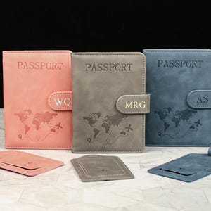Capa para passaporte personalizada com etiqueta de bagagem grátis, capa para passaporte de couro personalizada com RFID, carteira magnética para passaporte e presente de viagem para mulheres.