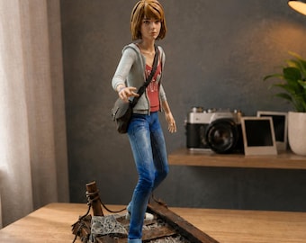 Max Caulfield Life Is Strange Statue | Custom Painted Time-Traveler Figure