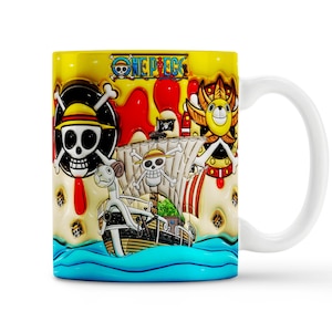 Peut inclure: Mug en céramique blanche avec un motif 3D coloré de la série animée One Piece. Le motif comprend un navire pirate, une tête de mort et des os croisés, et les mots "ONE PIECE" en jaune. La tasse a une anse blanche et une base bleue en forme de vague.