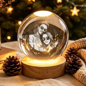Personalisierte 3D-Kristallkugellampe mit individueller Fotogravur, LED-Nachtlicht, ideales Geschenk zum Jahrestag, Geburtstag oder für die Familie.