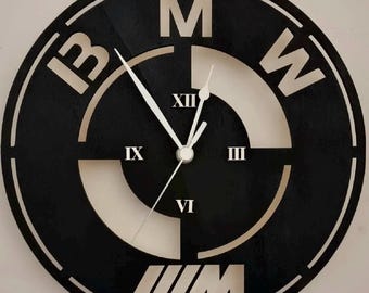BMW M clock with silent mechanism