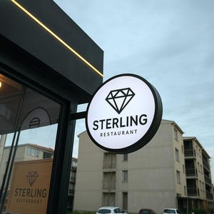 Custom Double Sided Light Box Sign – LED Blade Sign for Storefront, Outdoor Business Sign, Illuminated Round Logo Sign, Shop Signage