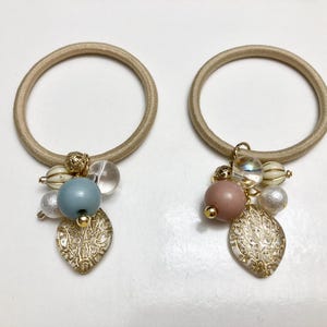 Hair tie charm | Pony tail holder | Hair accessories made of charms | Hair accessories with pearls | Gift for her | Everyday hair accessories