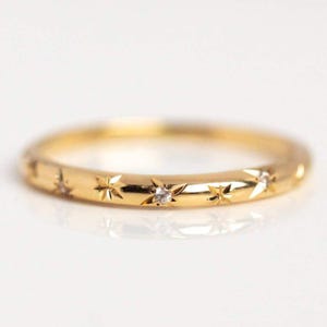 Diamond Stacking wedding band/ 14K Gold Unique Moissanite Celestial Wedding ring For Her/ Starburst Gold Ring/ Stars Engraved Diamond Band