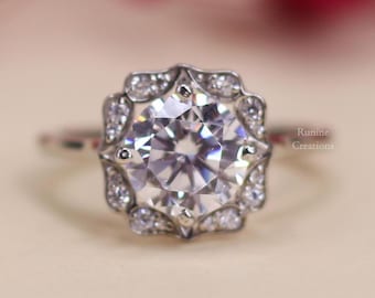Anello di fidanzamento con alone di moissanite rotondo unico / Design con alone floreale / Oro bianco massiccio 14k / Anello nuziale di ispirazione vintage / Gioiello importante.