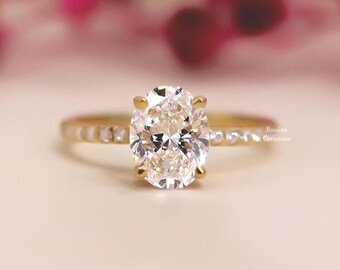 Ovaler Moissanit Halo Verlobungsring, 14k Gelbgold Solitär