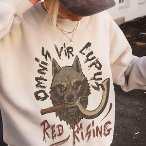 Red Rising Vintage Book Omnis Vir Lupus Howler Sweatshirt