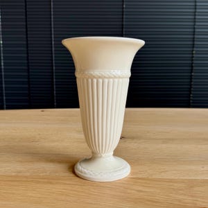 Vintage Wedgwood Edme Vase – English Creamware Vase – Classic Cottagecore China – Collectible Pottery Gift