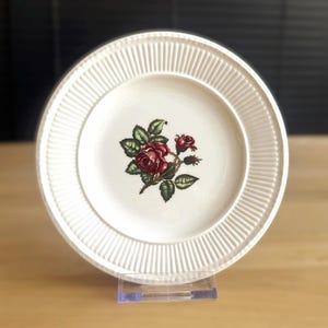 Wedgwood Moss Rose Round Serving Platter or Pastry Platter – English Creamware