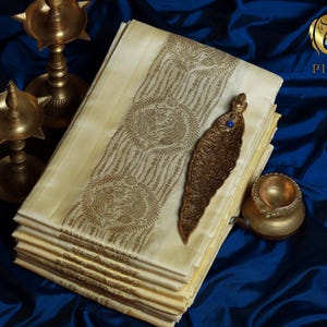 Pisces Zodiac Handloom Silk Dhoti – Dream-Woven Threads for the Gentle Soul