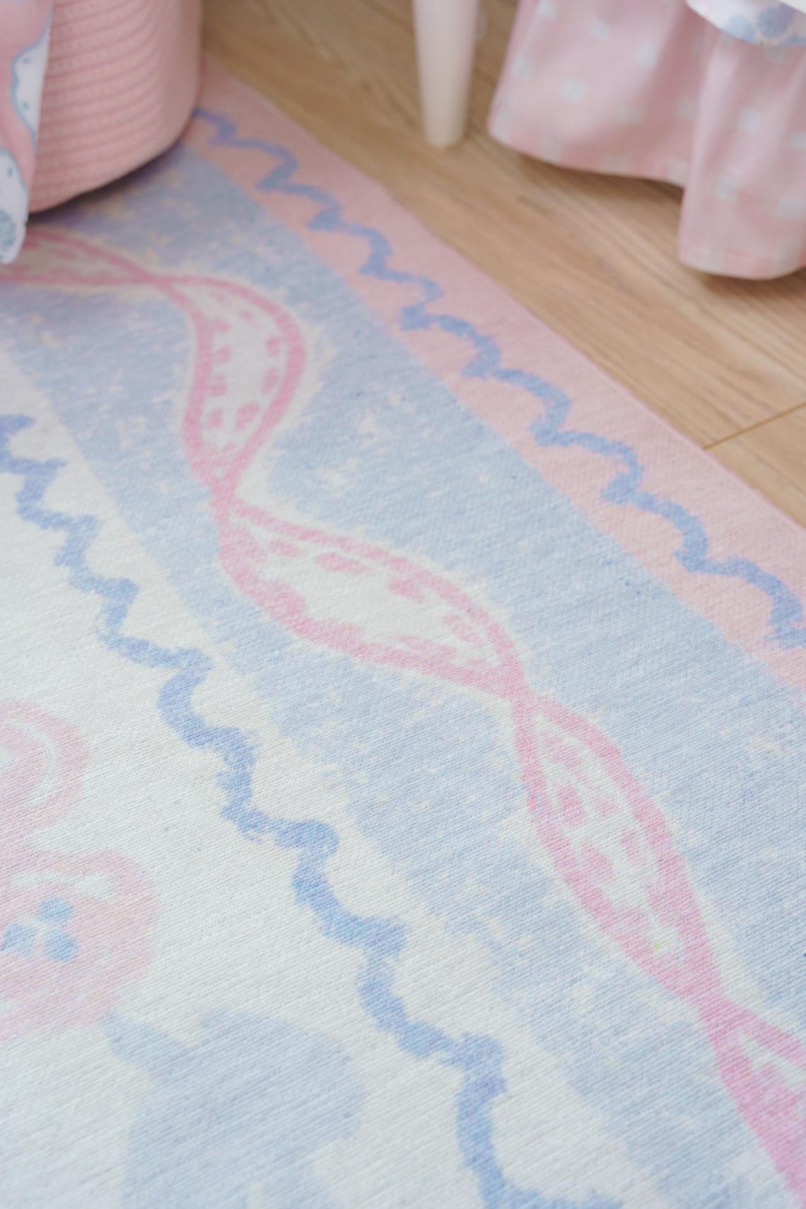 Kids Rug | Preppy Heirloom Ribbon - Etsy