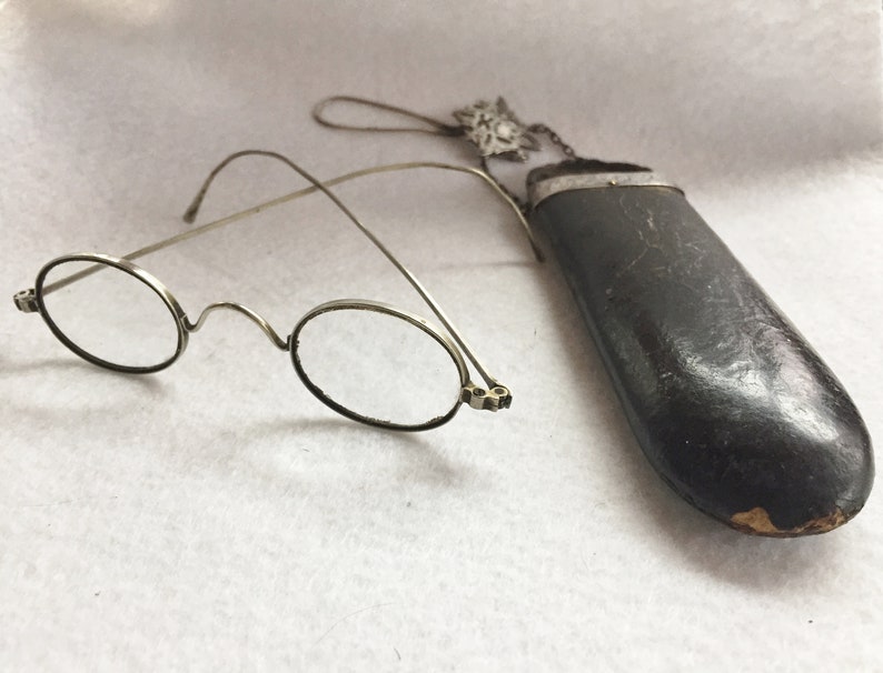 Victorian Eyeglass Chatelaine With Silver Spectacles Etsy 