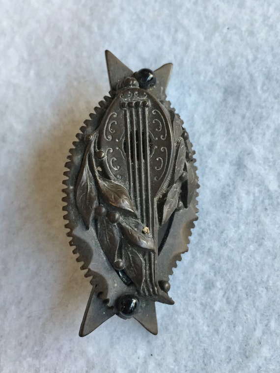 Victorian Mourning Brooch Mandolin or Mandolina - image 4