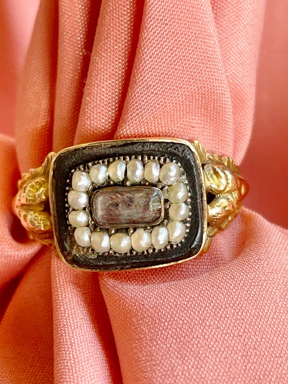 Victorian Mourning Ring Gold, Enamel and Seed Pear