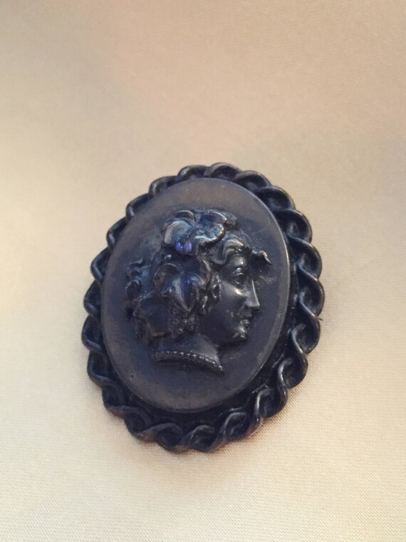 Victorian Cameo Brooch Vulcanite High Relief - image 7