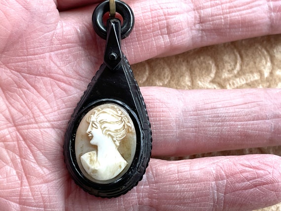 Victorian Cameo Whitby Jet Pendant with Modern Go… - image 7