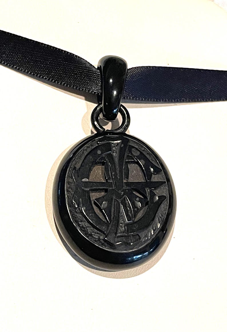 Whitby Jet Locket Victorian Whitby Jet AEI Sweetheart Locket With Hairwork - Etsy