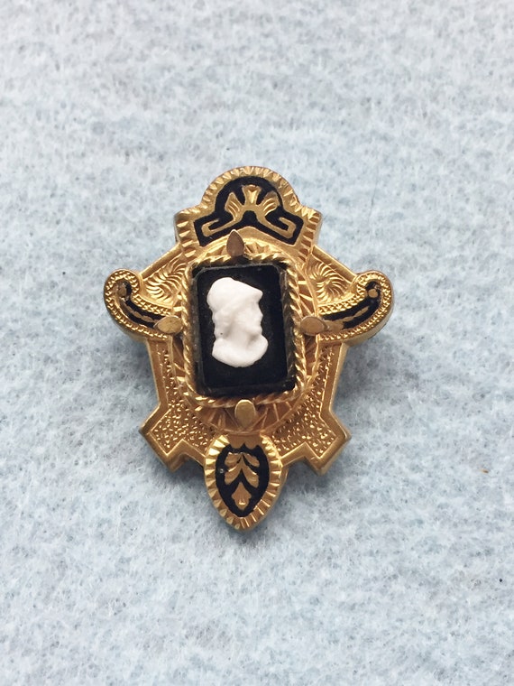 Victorian Revival Cameo Brooch - image 7