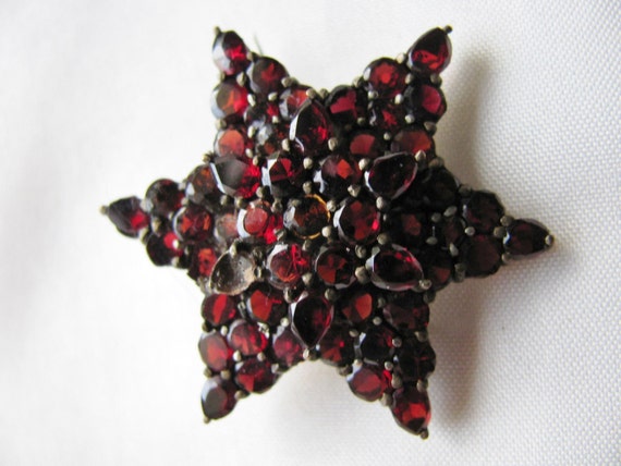 Victorian Bohemian Garnet Brooch Double Star - image 1