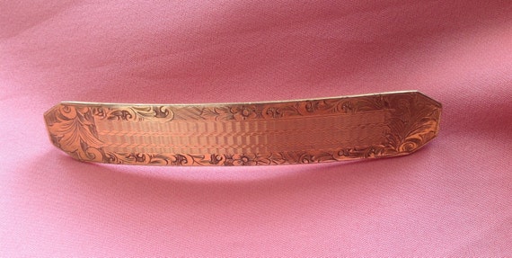 Victorian Gold Etched Bar Brooch - image 2