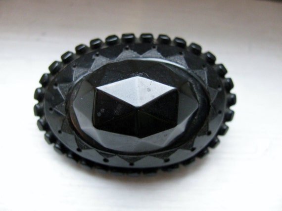 Victorian Whitby Jet Mourning Brooch - image 5