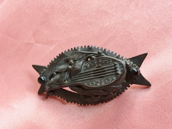 Victorian Mourning Brooch Mandolin or Mandolina - image 3