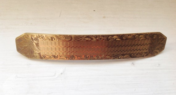 Victorian Gold Etched Bar Brooch - image 5