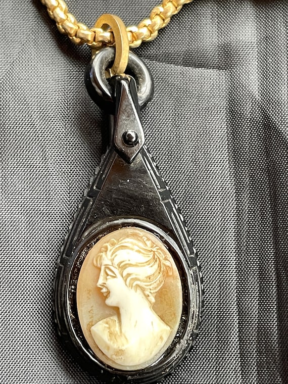Victorian Cameo Whitby Jet Pendant with Modern Go… - image 9