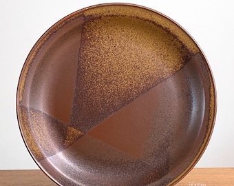 1 Iron Mountain Stoneware Roan Mountain Brown Dinner Plate 11&quot; // Condition: Fleabites to rim ~ Moderate wear,scuffs,scratches,metal marks