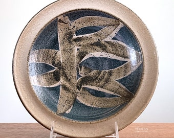 Frank Willett Stoneware Shallow Bowl Mid Century Modern Studio Pottery Plate 9 1/4"  // Condition: Pops to glaze