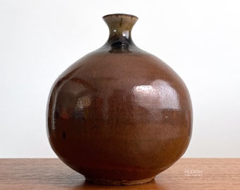 Pelayo Studio Pottery Modern Weedpot Vase Brown Black Glaze 5 1/4" Tall // Condition:  Manufacturing chips off stoneware on bottom