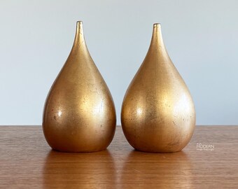 Takahashi Japan Teardrop Gold on Wood Modernist Salt and Pepper Shakers 4" // Condition: Wear incl scuffs,scratches ~ Some missing gold
