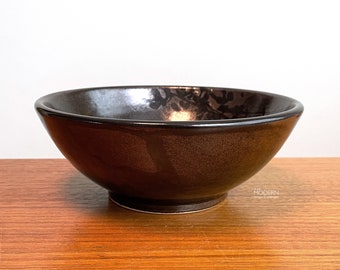Vintage Yukio Onaga Studio Pottery Dark Brown Stoneware Bowl With Floral Pattern 8" // Condition: Pops to glaze