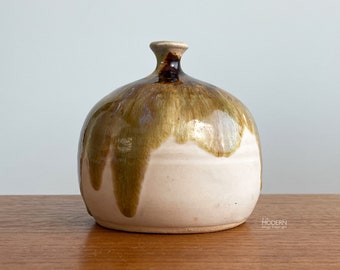 Joe Gafford Vase Studio Pottery Drip Glaze Weedpot Brown Green on Cream 4" Tall // Condition: Crazing,metal marks ~ Small nick on the rim