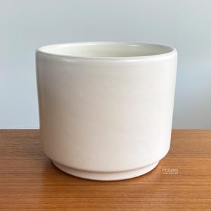 Gainey Ceramics Style Matte White California Pottery Cylinder Planter Pot 8 1/4" // Condition: Glaze drips,divots ~ Interior dirt,wear