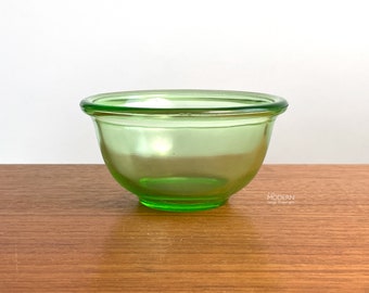 Hazel Atlas Uranium Glass Mixing Bowl Depression Vaseline Kitchenware 5" // Slight nicking to rim ~ Light scratches,usage wear interior