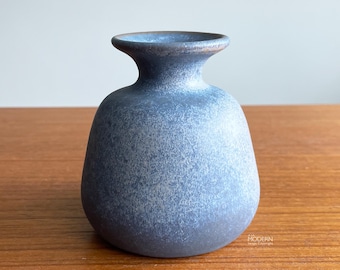 Jan and Helga Grove Victoria BC Studio Pottery Blue Vase Hare's Fur Glaze 3 1/2" Tall