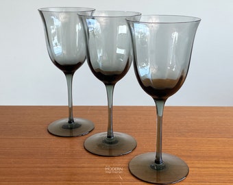 Set of 3 Sasaki Andover Optic Smoke Gray Wine Glasses 7 1/4" // Condition: Very light occasional wear