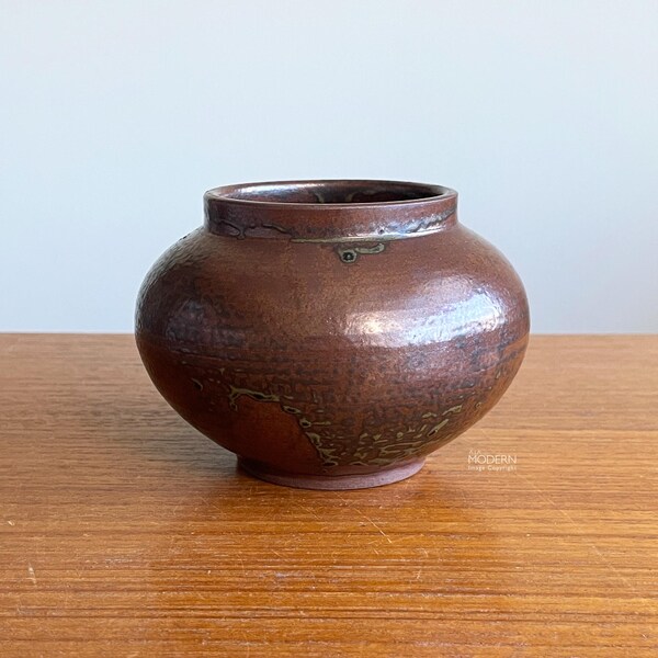 Japanese Modernist Brown Drip Glaze Stoneware Vase Pot // Condition: Pops to glaze