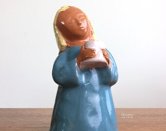 Mary Mead Studio Pottery Girl Vase Figurine California Faience Era 6 1/4" Tall // Condition: Glaze pops