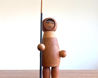 Arne Tjomsland Inuit Seal Hunter Wooden MCM Teak Figurine Norway 6" // Condition: Missing fish and cord ~ Light wear