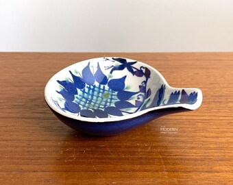 Royal Copenhagen Tenera Marianne Johnson Small Sauce Dish or Spoon Rest 4" x 3 3/4" // Condition: A few craze lines, dirt