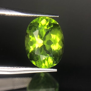 Péridot vert pomme 6,5 ct, taille ovale péridot naturel, pierres précieuses en vrac du Kohistan Pakistan, taille de bague, cadeau d&#39;anniversaire