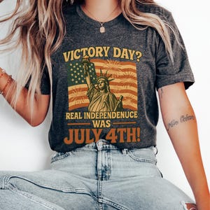 July 4th Independence Day Shirt, Vintage Statue of Liberty Patriotic Tee, Funny Retro USA Fireworks T-Shirt for Americans