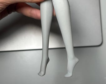 Escaneamento das pernas da boneca Nu Face Integrity Toys